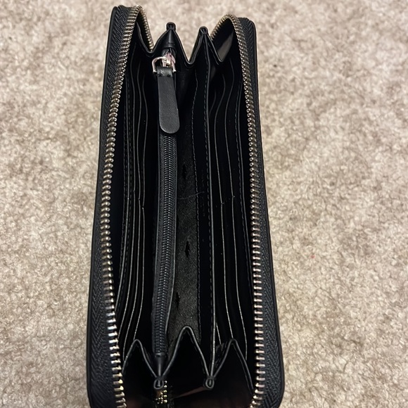 Kate Spade non leather woman’s wallet - Picture 3 of 3